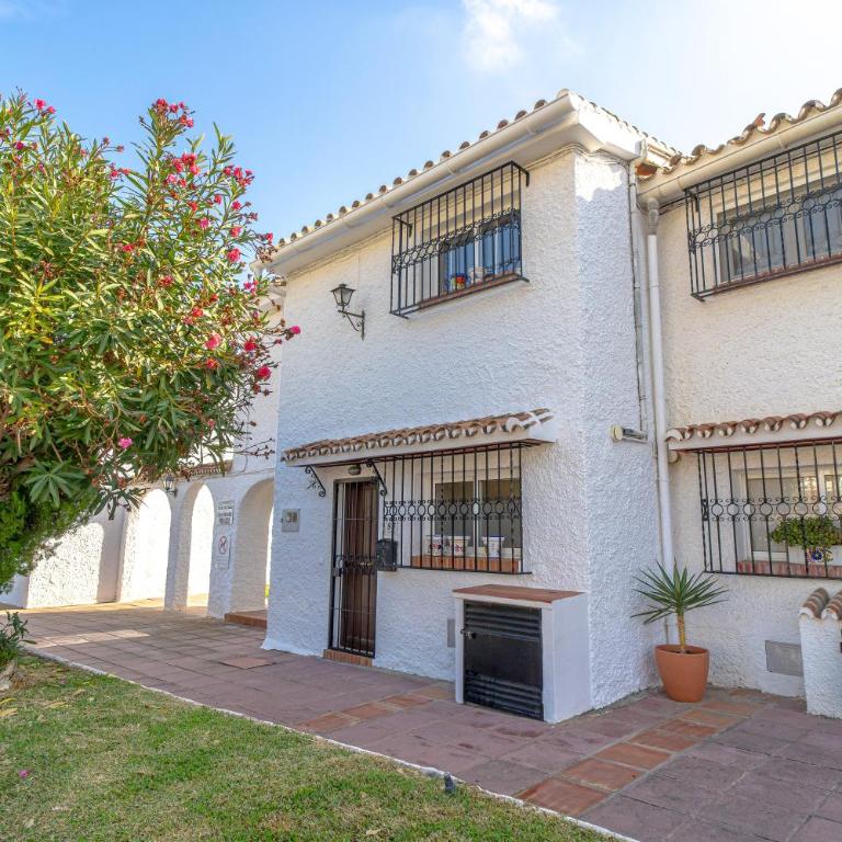 Via Romana 87 Villas Casasol - Casa - 25