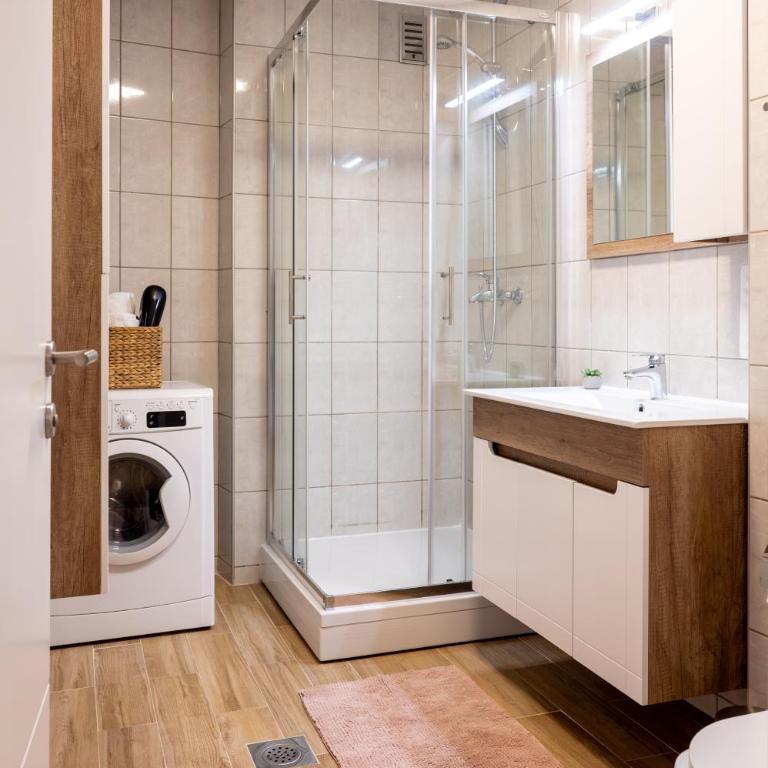 Poppy Elegance City Center & Free parking - One-Bedroom Apartment - 17