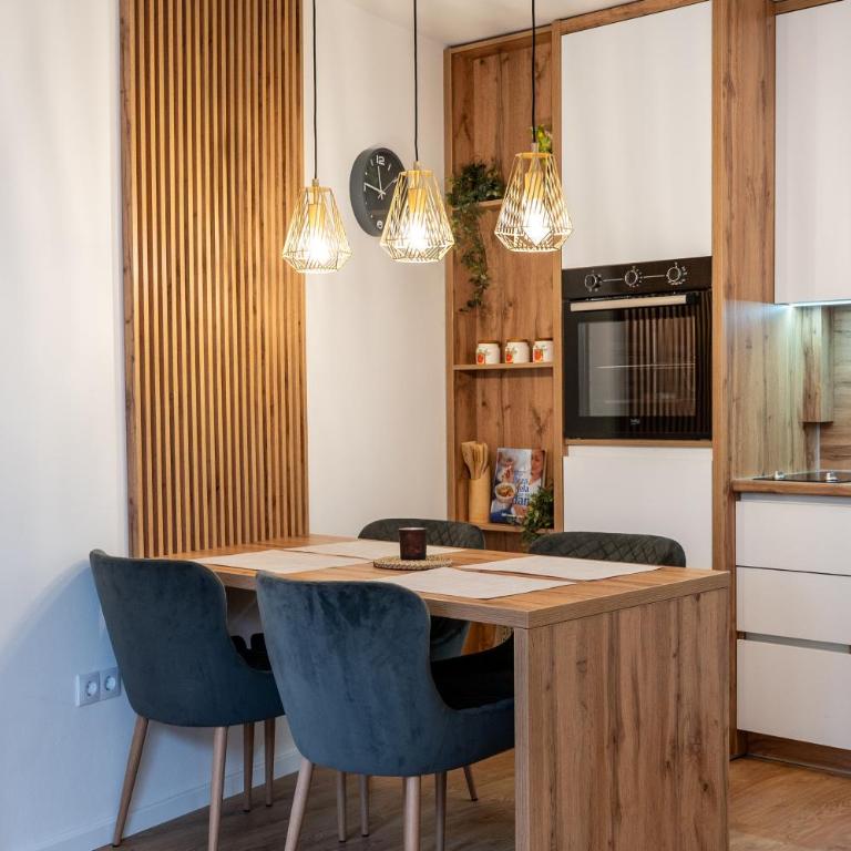 Poppy Elegance City Center & Free parking - One-Bedroom Apartment - 1
