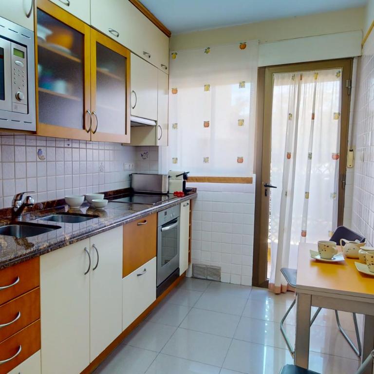 Apartamento Playa Grande Dénia en primera línea de playa con piscina y gran terraza by Family Homes - Apartamento de 2 dormitorios - 9