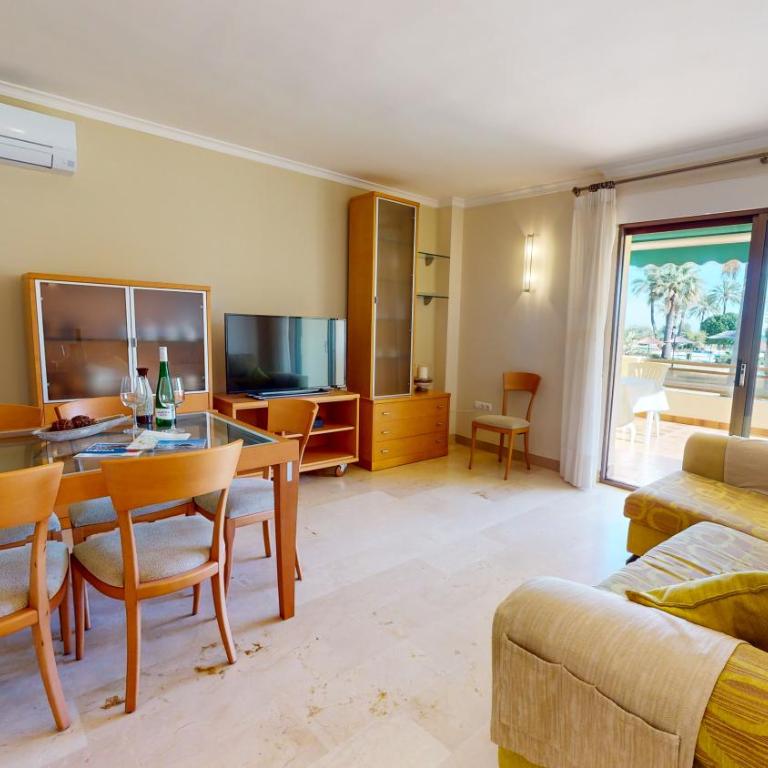 Apartamento Playa Grande Dénia en primera línea de playa con piscina y gran terraza by Family Homes - Apartamento de 2 dormitorios - 4