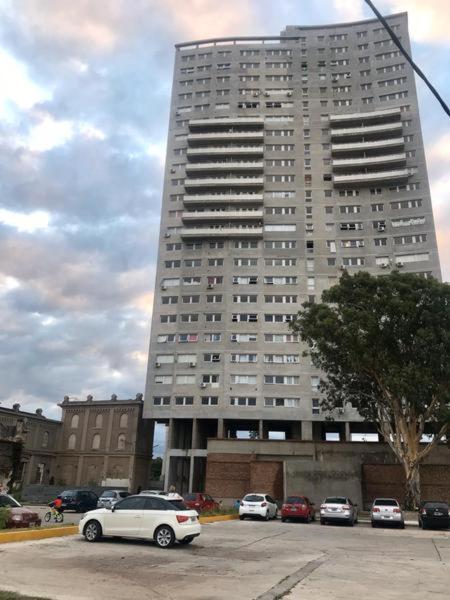 Dto Costanera Antigua Cerveceria 3 dorm 2 cocheras 4 cuadras del centro - Three-Bedroom Apartment - 23