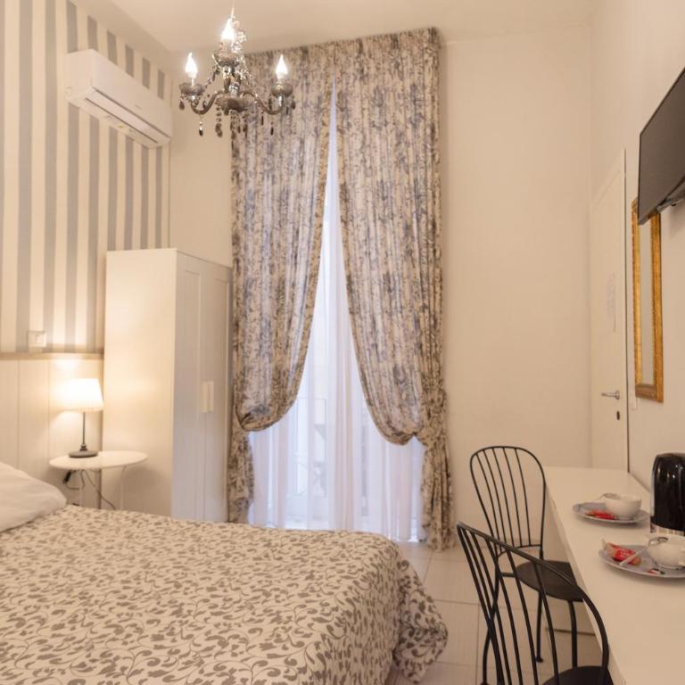 B&B Dei Decumani - Camera Tripla - 12