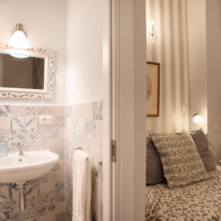B&B Dei Decumani - Camera Tripla - 14