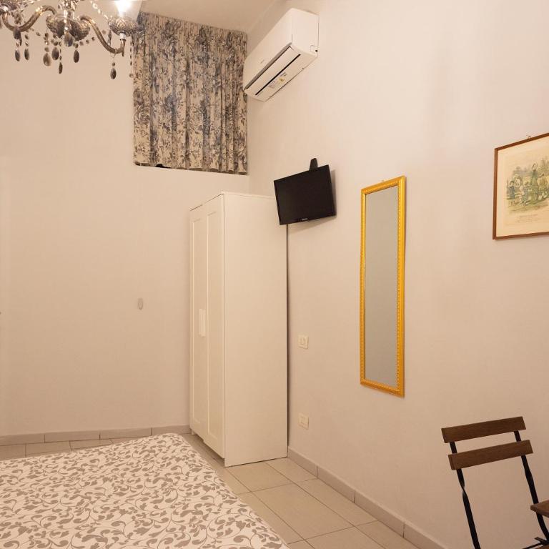 B&B Dei Decumani - Camera Matrimoniale Economy - 11