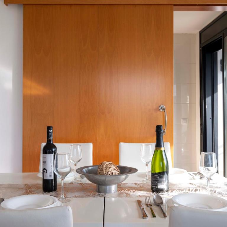 Apartment close to Diagonal Beach - Three-Bedroom Apartment - 8