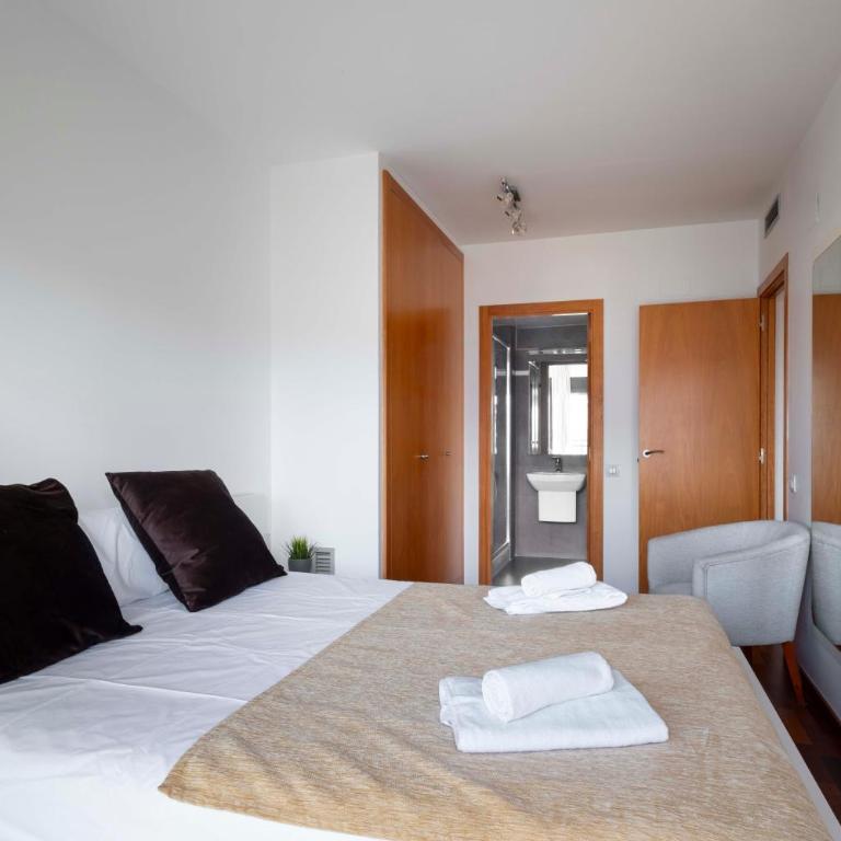 Apartment close to Diagonal Beach - Three-Bedroom Apartment - 17