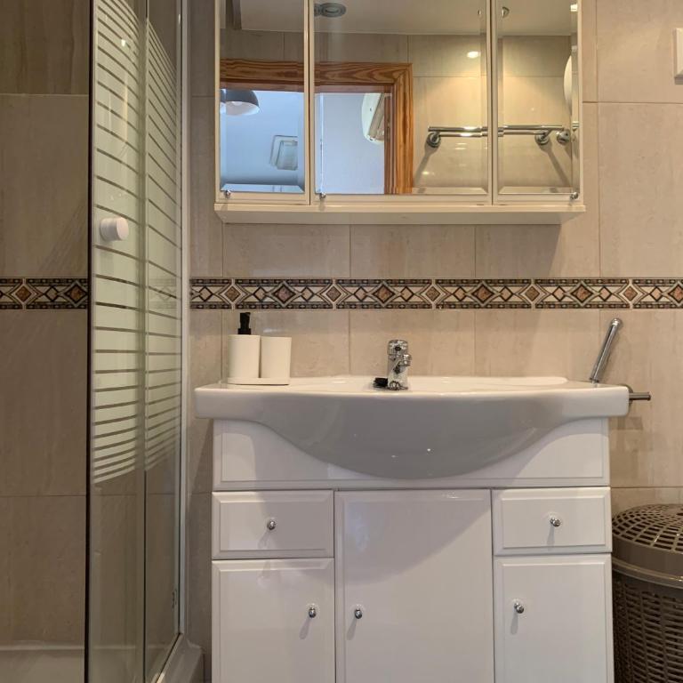 Sea view apartment - One-Bedroom Apartment - 10