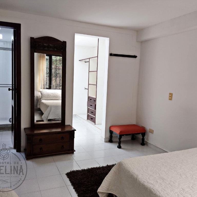 EL HOSTAL DE FIDELINA - Habitación Triple con baño privado - 4
