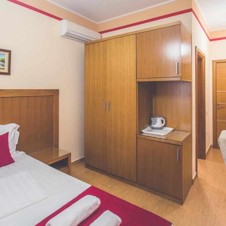 Apartments Deus - Double Room with Sea View - 4
