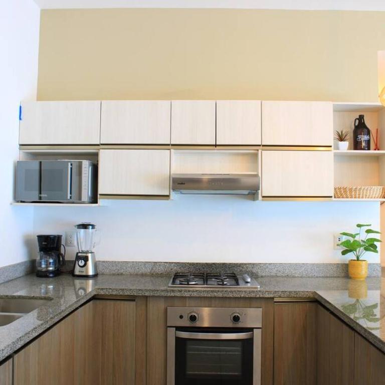 VITA - Excelente ubicación y espectacular alberca. - Three-Bedroom Apartment - 8