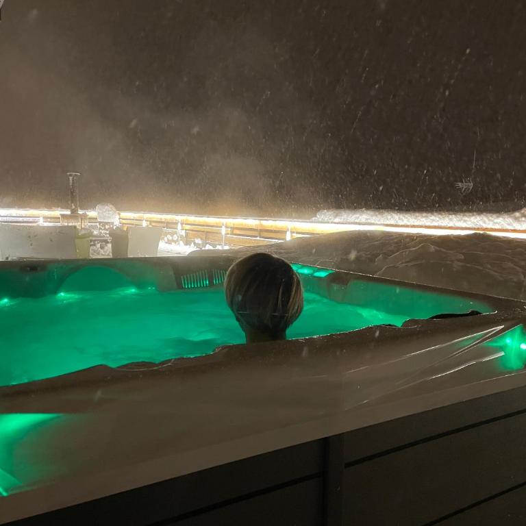 Chalet Canvolan, 7 pièces, 12 personnes, Tignes le Lac, sur terrasse et jardin - Apartment mit Seeblick - 44
