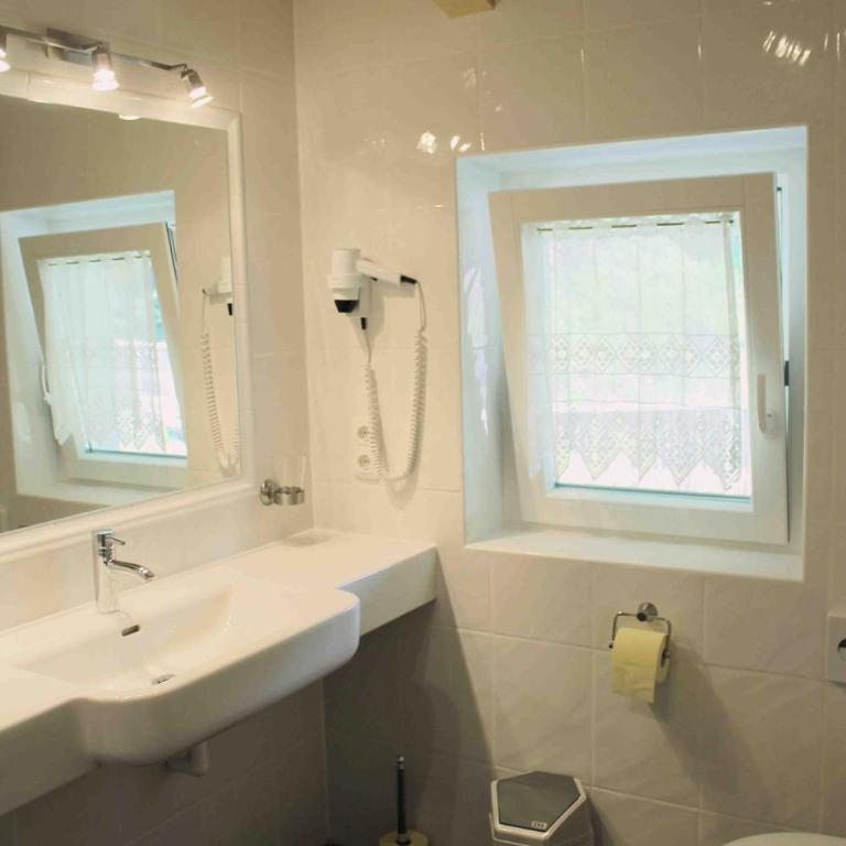 Haus Senoner - Apartment mit 2 Schlafzimmern und Balkon - 10