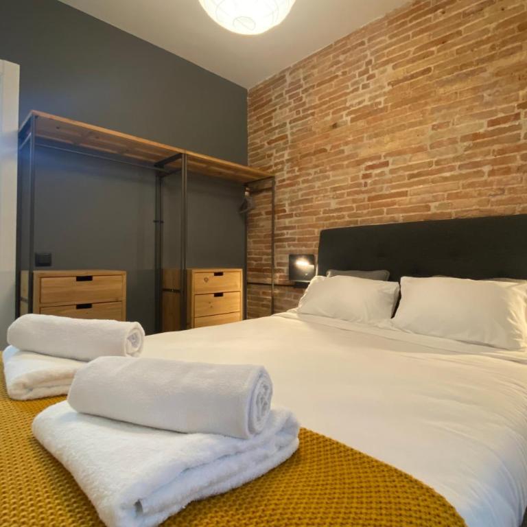 Cosy Urban Oasis 1BD in Poble Sec By MyRentalHost - One-Bedroom Apartment - 13