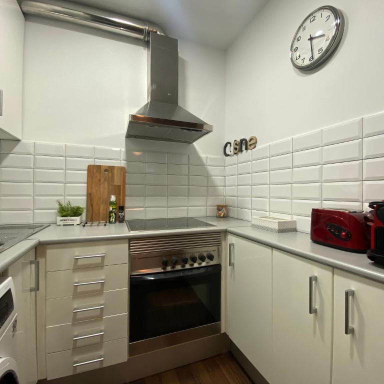 Cosy Urban Oasis 1BD in Poble Sec By MyRentalHost - One-Bedroom Apartment - 5