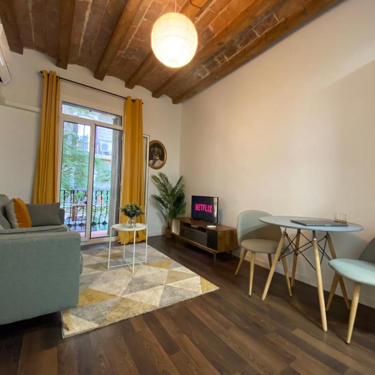 Cosy Urban Oasis 1BD in Poble Sec By MyRentalHost - One-Bedroom Apartment - 17