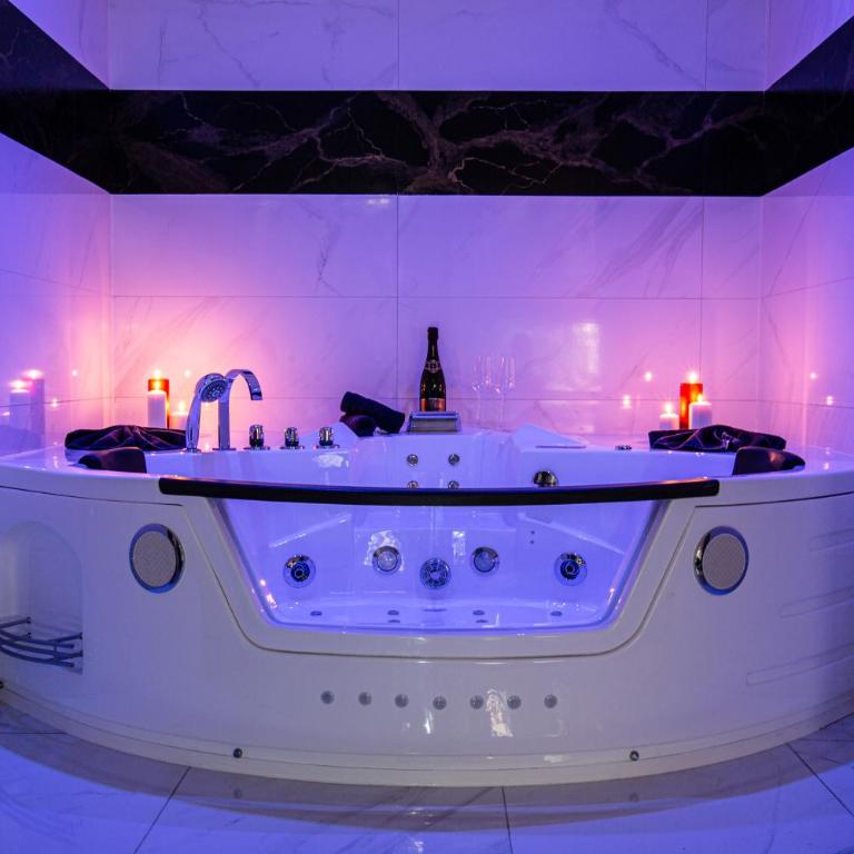 ART & SPA Luxury bedroom at the heart historical center - Apartment mit 1 Schlafzimmer - 2