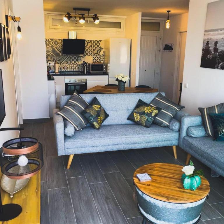 Front Line Apartment Paseo Maritimo 33 Perla 6 Fuengirola Malaga Spain - Apartamento de 1 dormitorio - 1