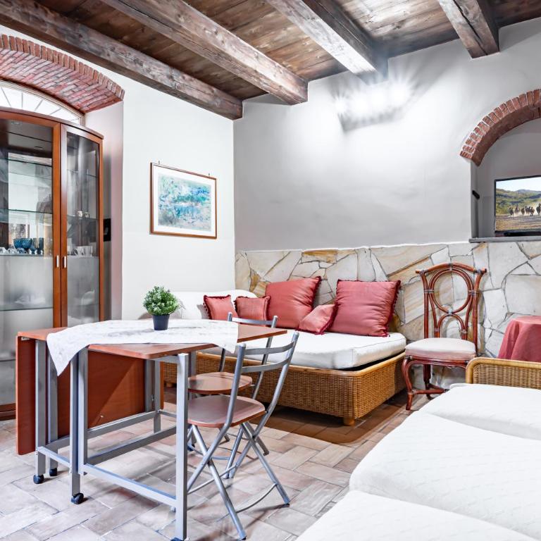 GuestHost - Castello Ursino Apartment with Balcony - One-Bedroom Apartment - 3