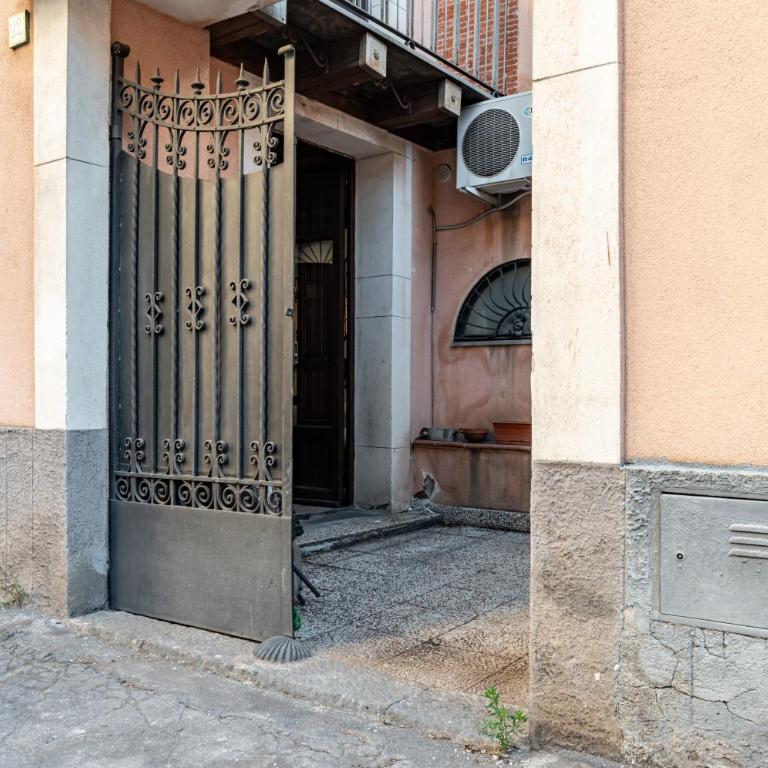 GuestHost - Castello Ursino Apartment with Balcony - One-Bedroom Apartment - 23