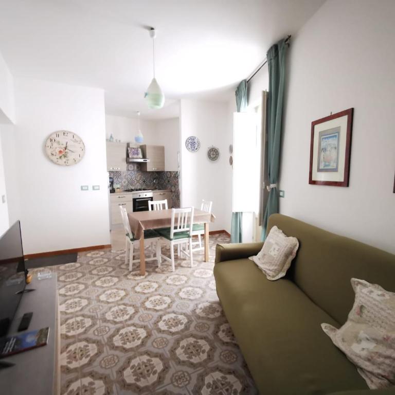 Una Scala Dal Centro - Appartamento con 2 Camere da Letto - 45