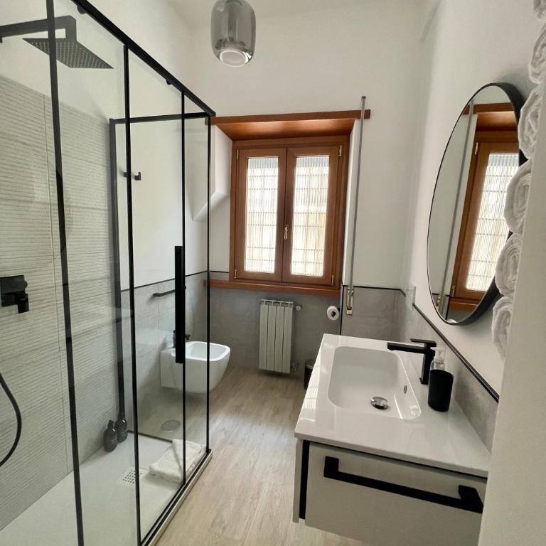 Cozy home close to the city center - One-Bedroom Apartment - 14
