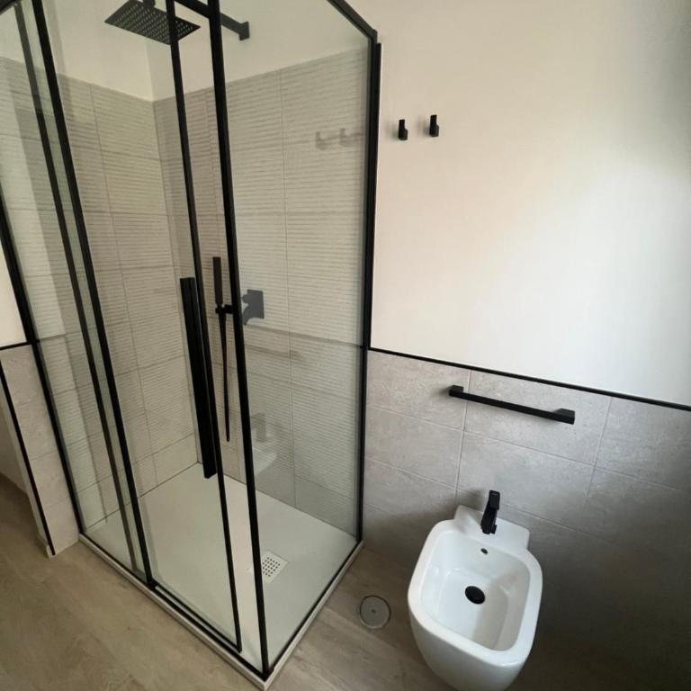 Cozy home close to the city center - One-Bedroom Apartment - 13