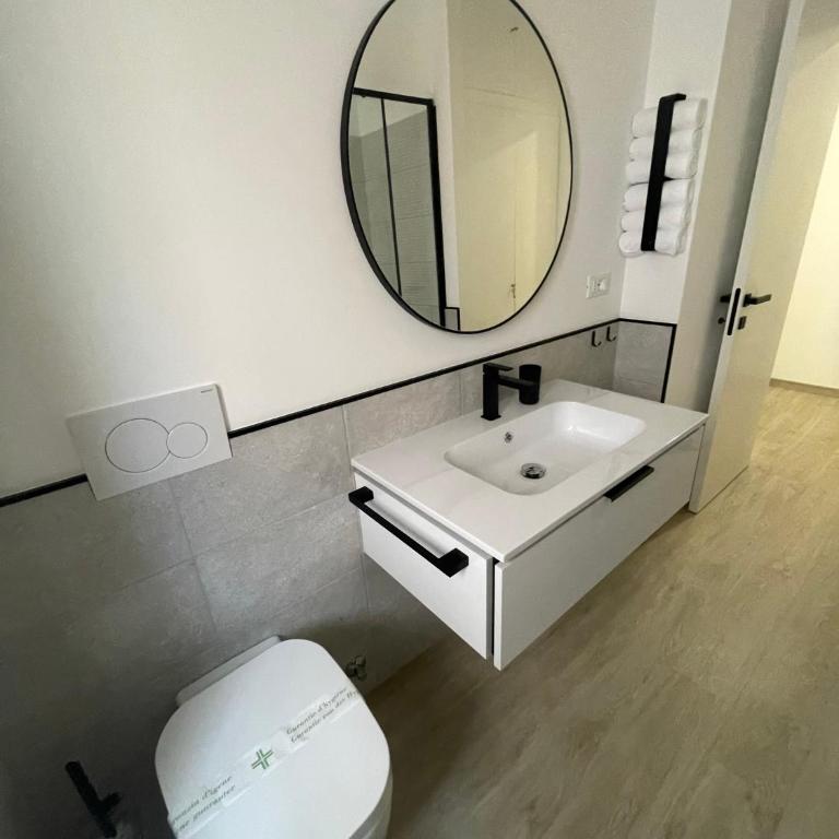 Cozy home close to the city center - One-Bedroom Apartment - 11