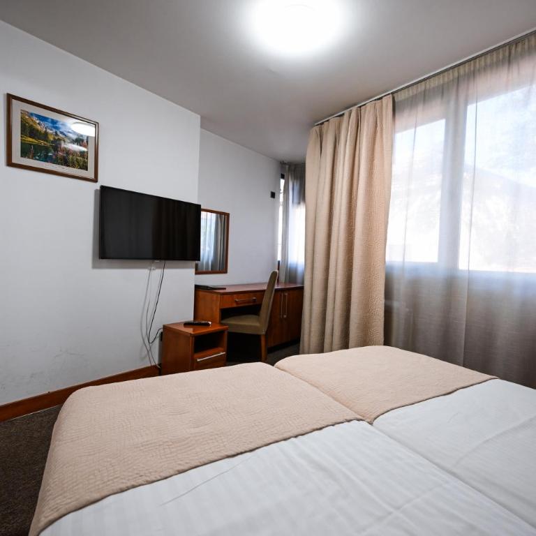 Garni Hotel Le Petit Piaf - Dvokrevetna Soba sa Bračnim Krevetom/Zasebnim Krevetima - 5