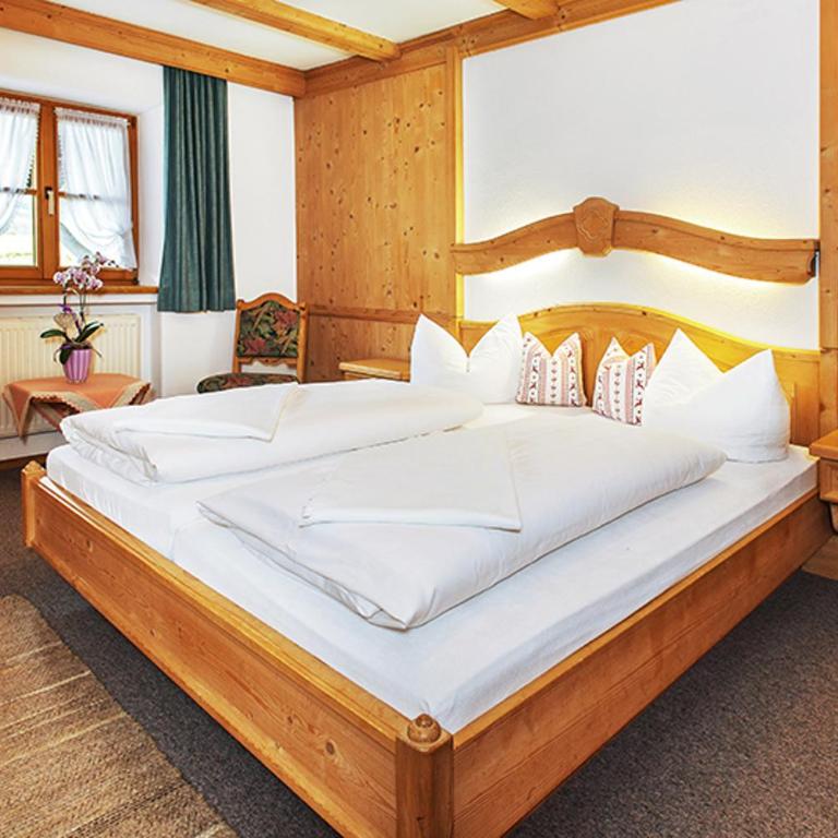 Gästehaus Menkenbauer inkl. Chiemgaukarte - Haus mit 5 Schlafzimmern - 8