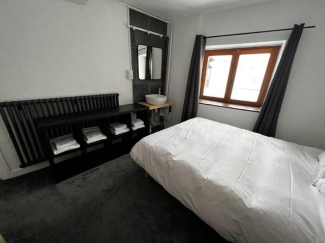 RestAuberge La Reine Meije - Chambre Familiale - Vue sur Montagne - 1