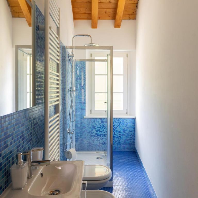 Double Private Parking, 2 Bedrooms & 2 Bathrooms - Elegant Apartment in Old Town - Appartamento con 2 Camere da Letto - 3