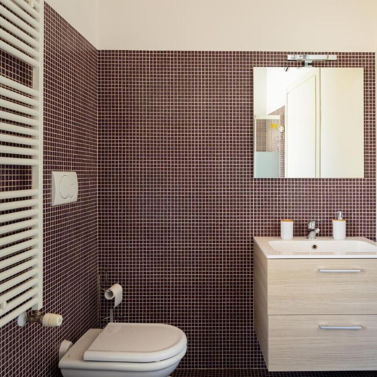 Double Private Parking, 2 Bedrooms & 2 Bathrooms - Elegant Apartment in Old Town - Appartamento con 2 Camere da Letto - 18