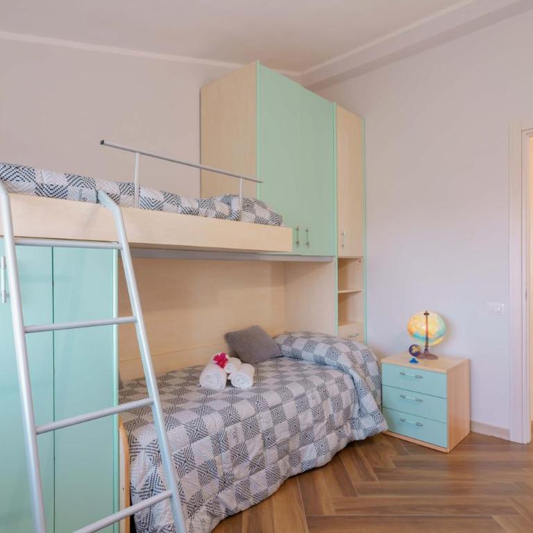exclusive use swimming pool available from 1May to 30 October - Two-Bedroom House - 38
