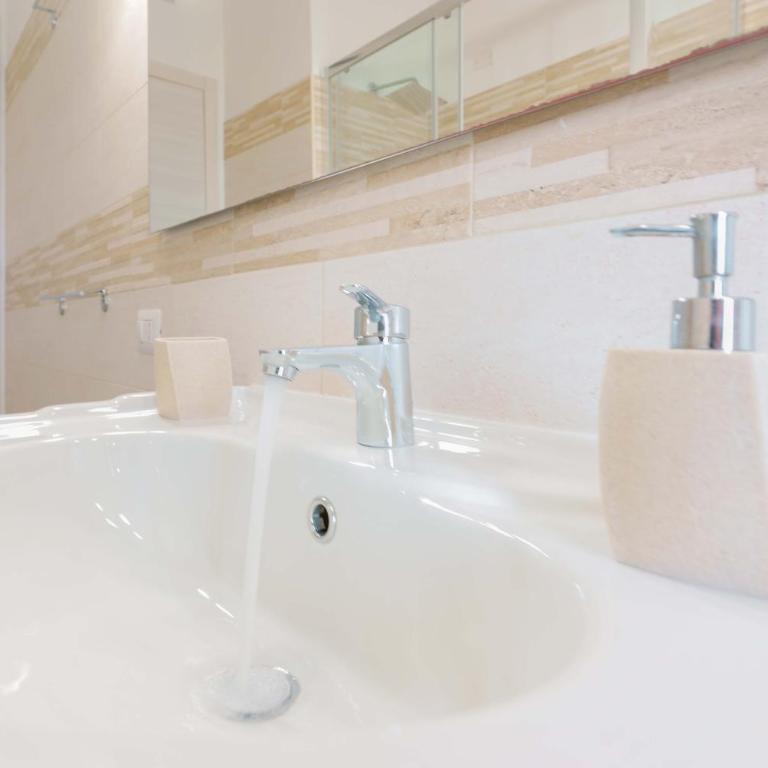 exclusive use swimming pool available from 1May to 30 October - Two-Bedroom House - 45