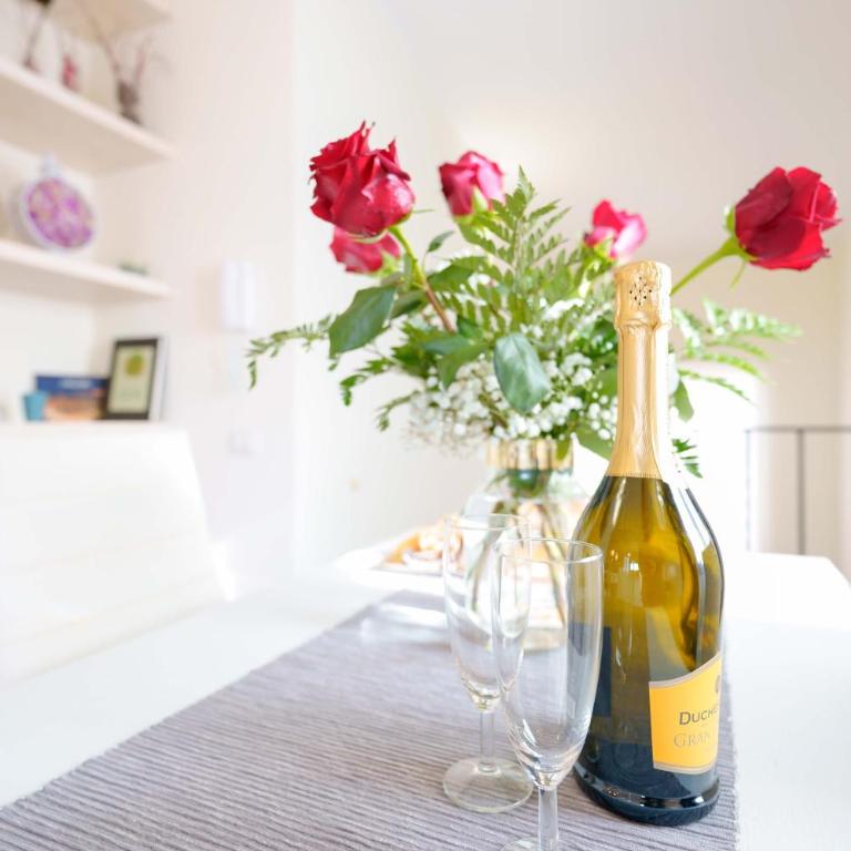 exclusive use swimming pool available from 1May to 30 October - Two-Bedroom House - 47