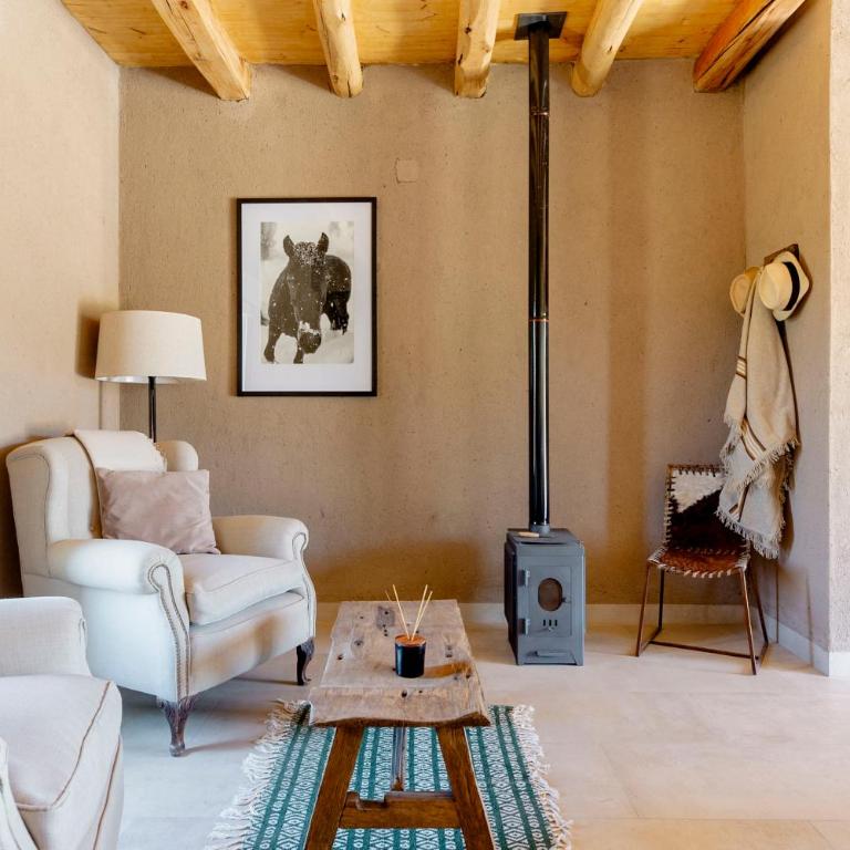 Rancho Adobe Eco Hotel - Habitación con cama extragrande y vistas a la montaña - 8