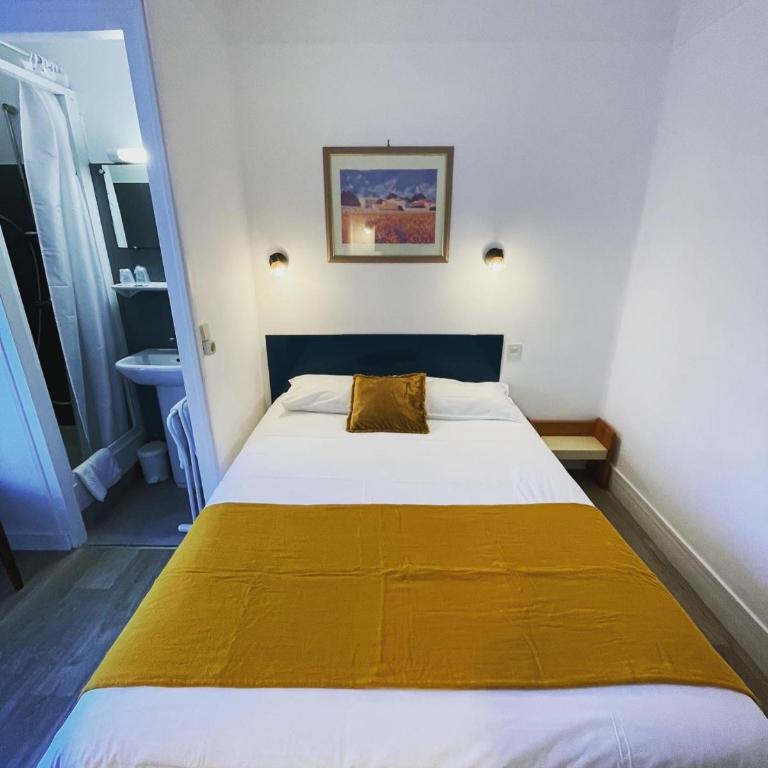Les Chiens du Guet - Chambre Double avec Salle de Bains Privative - 6