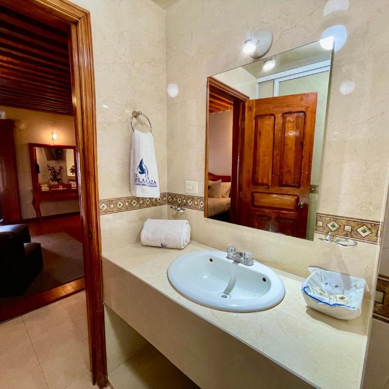 Hotel Puebla Plaza - Suite Master - 7