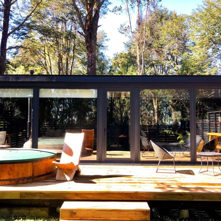 Calma Cabins - One-Bedroom Bungalow - 3