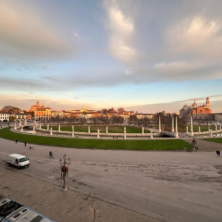 Wonderful Prato della Valle Free Parking - Appartamento con 2 Camere da Letto - 1