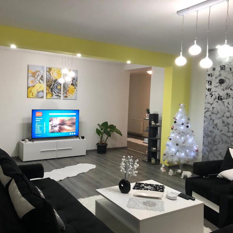 Apartman_Alex - Three-Bedroom Apartment - 1