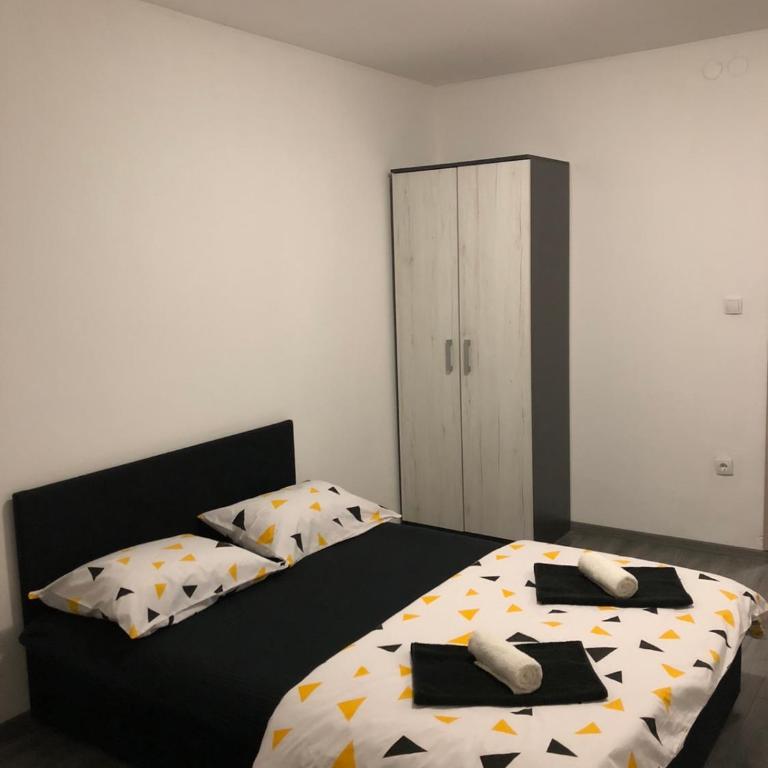 Apartman_Alex - Three-Bedroom Apartment - 8