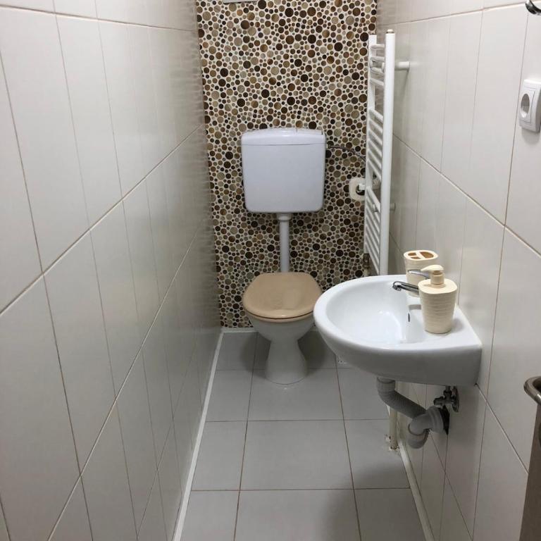 Apartman_Alex - Three-Bedroom Apartment - 12