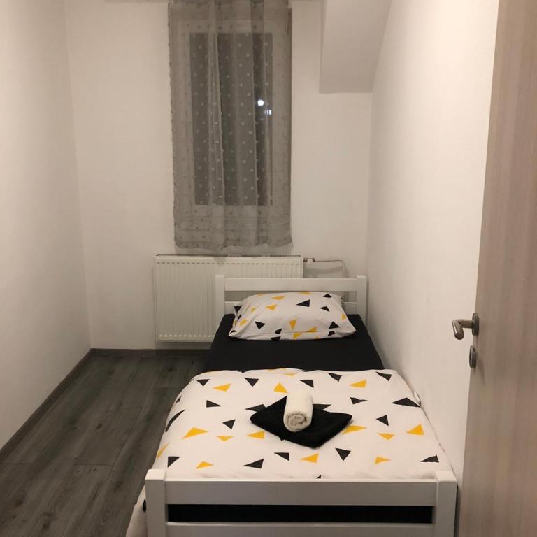 Apartman_Alex - Three-Bedroom Apartment - 10