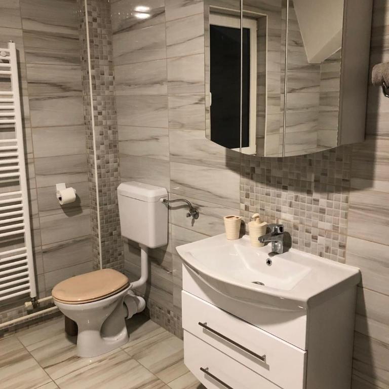 Apartman_Alex - Three-Bedroom Apartment - 11
