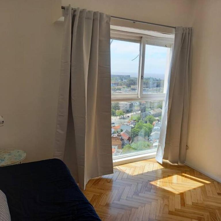 Cómodo y amplio departamento sobre Avenida Libertador - Apartamento de 2 dormitorios - 8