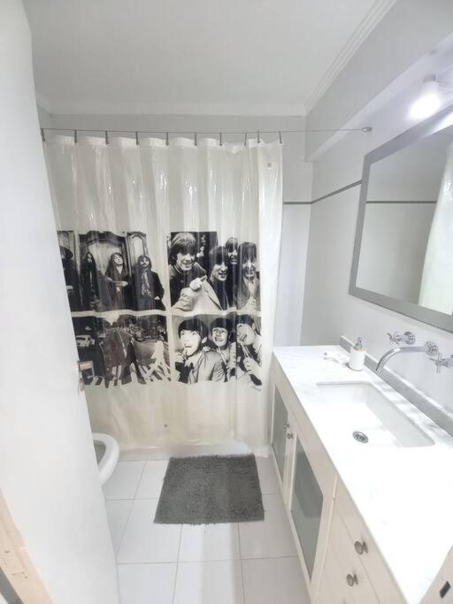 Cómodo y amplio departamento sobre Avenida Libertador - Apartamento de 2 dormitorios - 12