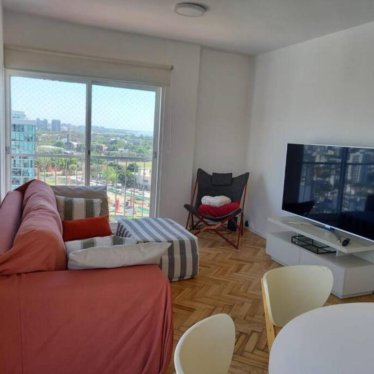 Cómodo y amplio departamento sobre Avenida Libertador - Apartamento de 2 dormitorios - 14