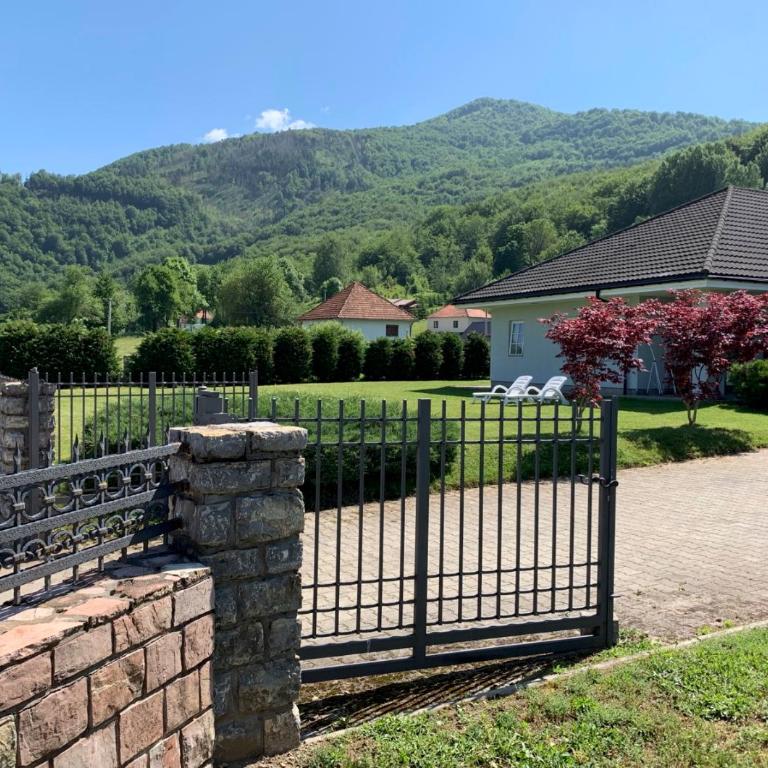 Villa Lux Kolasin - Vila sa 2 Spavaće Sobe - 2